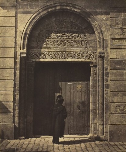 Bisson frères The Portal of Saint-Ursinus, Bourges, rue du vieux poirier, 1853.jpg