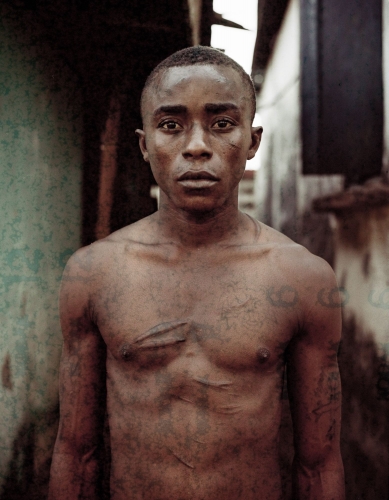 Stefan Kleinowitz Abdul 17 ans Sierra Leone prison, .jpg