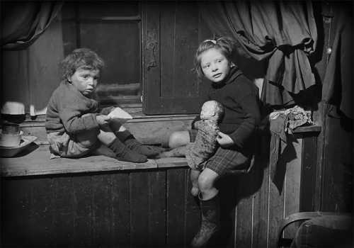 Bert Hardy Two children at home in the Gorbals area of Glasgow on January 31, 1948. .jpg