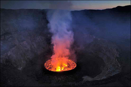 Olivier Grunewald - Chambre magmatique du volcan Nyiragongo - République démocratique du Congo.png