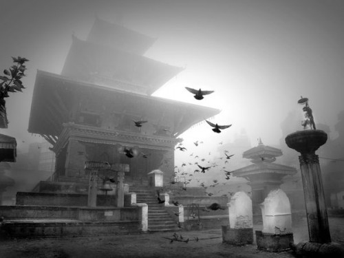 Larry Louie-photo-Kathmandu-temple-first-prize-National-Geographic-Traveler-contest.jpg
