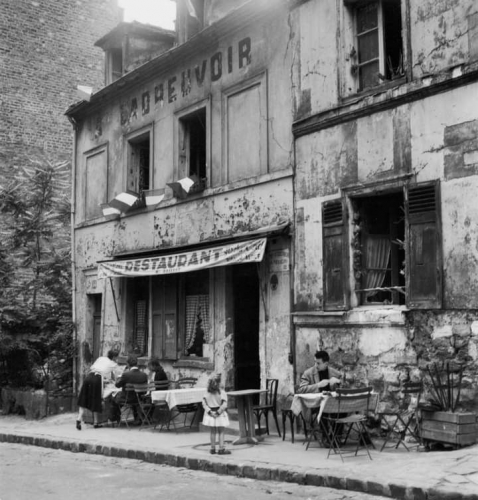 Janine Niépce - Restaurant, rue de l'Abreuvoir, Montmartre, Paris, 1950e-l.jpg