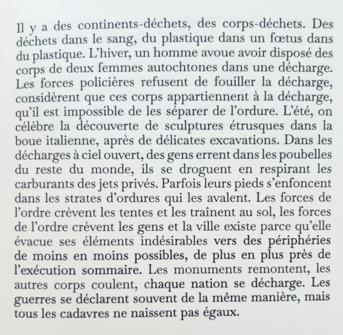 Olivia Tapiero in Un carré de poussière.png