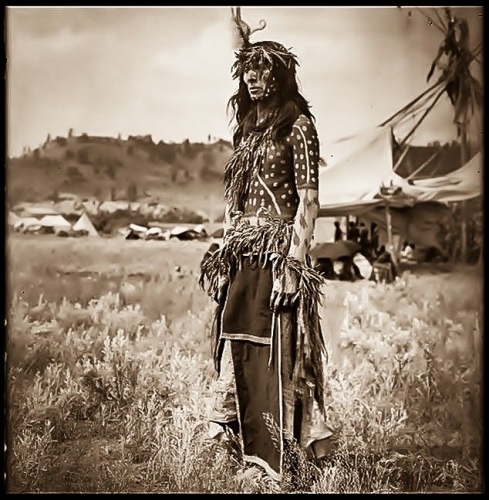 Richard Throssel - Sundancer from Northern Cheyenne rez - 1908.jpg