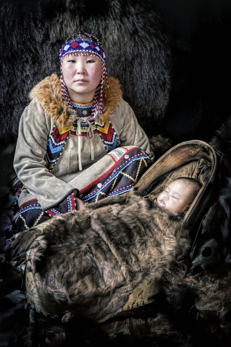 alexander khimushin-venki Mom with Baby. Neryungrinsky District, Sakha Republic, Siberia..jpg