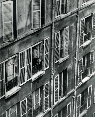 André Kertész Paris Rue Vavin 1925.jpg
