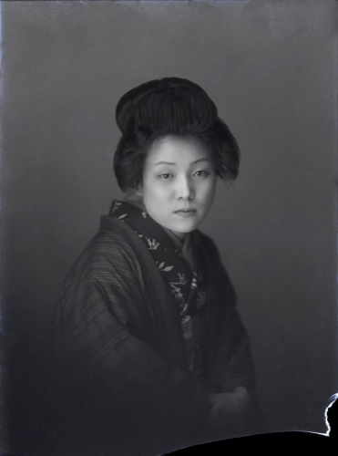Japanese Lady. Glass negative, 1920's_n.jpg