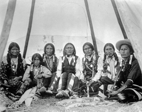 Frank Albert Rinehart Jicarilla Apache group. 1898.png
