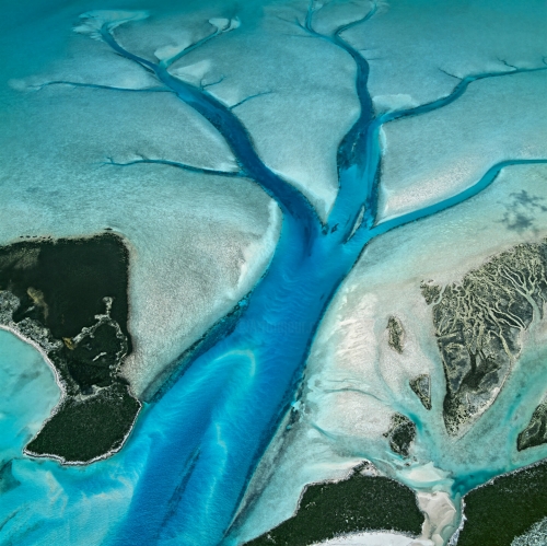 bernhard edmaier long-island-bahamas-aerial.jpg