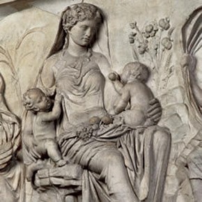 déesse Tellus, la terre nourricière  Détail de l’Ara Pacis Augustae l’autel de la Paix d’Auguste.jpg