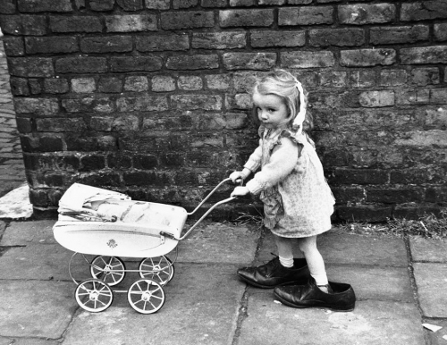 Shirley Baker Manchester, 1960s._n.jpg