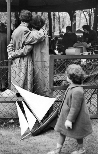 Edouard Boubat_paris-jardin-du-luxembourg-1955.jpg