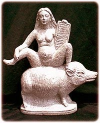 baubo, statuette époque romaine.jpg