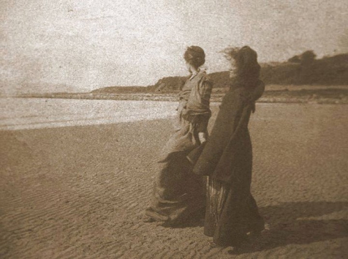 Charles Mackintosh Margaret MacDonald (1864 - 1933) and her sister Frances MacDonald (1873 - 1921) both British artists._n.jpg