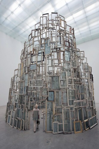 Chiharu Shiota - A Room of Memory (2009).jpg