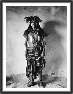 adam clark vroman Hopi Towns Snake Priest (Harry) Walpi. 1901.jpg