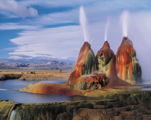 Fly Geyser is a small geothermal geyser that is located approximately 20 miles (32 km) north of Gerlach, in Washoe County, Nevada..jpg
