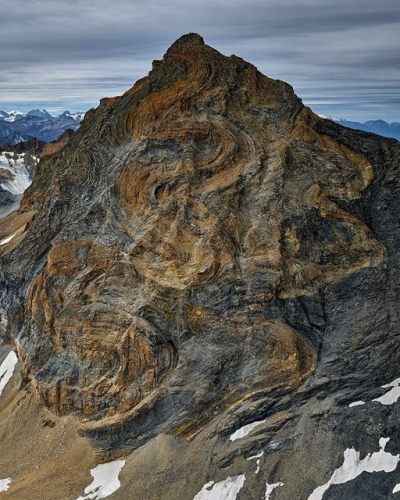 Bernhard Edmaier _Ferdenrothorn mountain (3180 m) in the Bernese Alps, </p>
</section>
<section class=