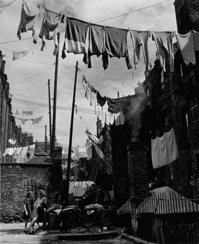 Wolfgang Suschitzky Washing Strung Between Tenements, Dundee Scotland 1948 .jpeg