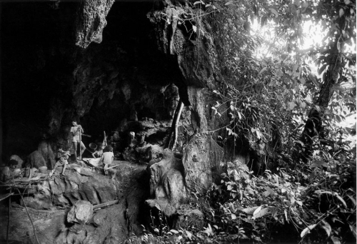 pierre de vallombreuse-Peuple-Palawan-Philippines-1994jpg.jpg